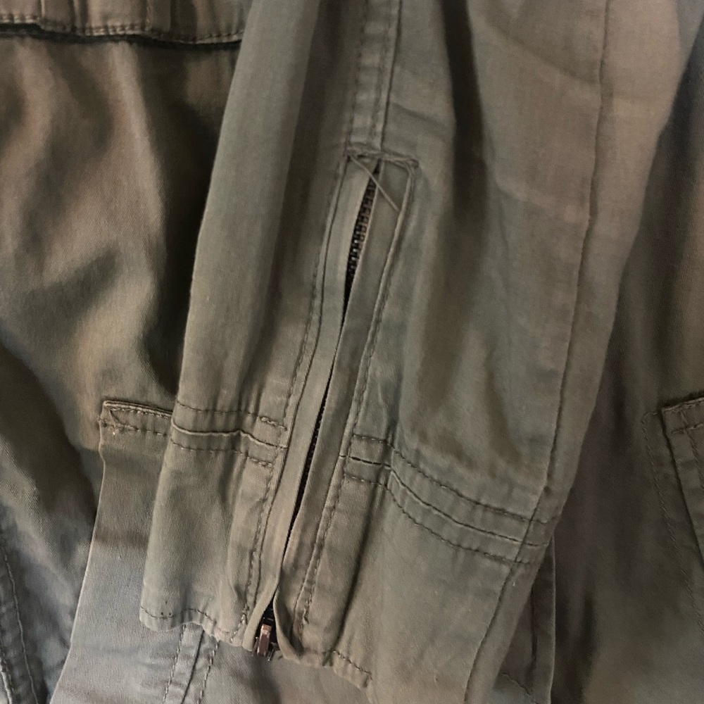 Light green jacket - Picture 2 of 5